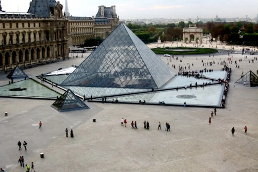 Рим: приложение-аудиогид, Paris