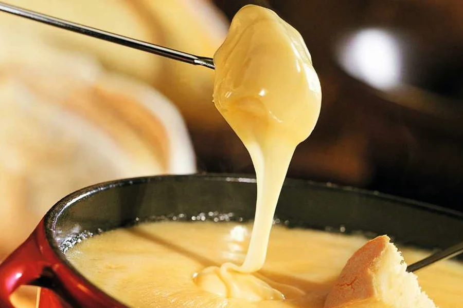 Tour Buổi Tối Khám Phá Zürich với Bữa Tối Thượng Hạng & Phô Mai Fondue, Zurich