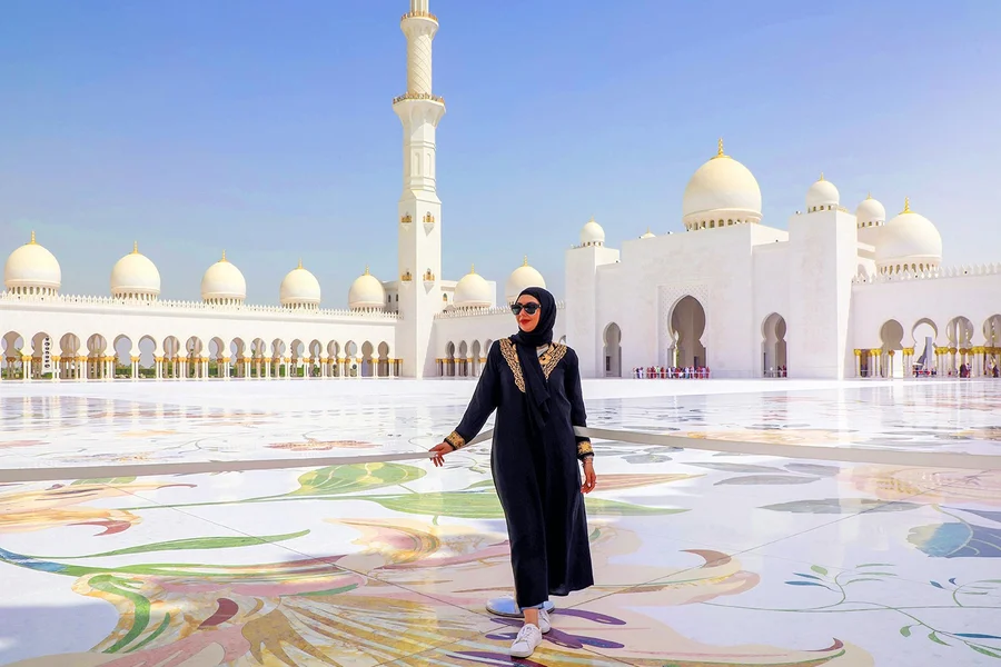 迪拜出发:BAPS印度教神庙和谢赫扎耶德清真寺导览之旅, Abu Dhabi