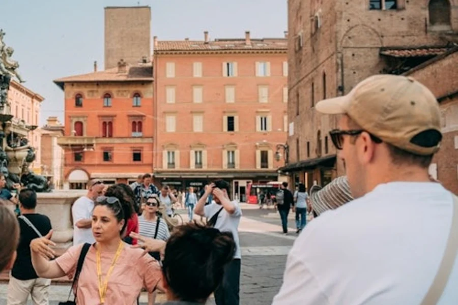 Bologna: Gabay na Paglalakad + Pagpasok sa Archiginnasio at Torre ng Reloj, Bologna