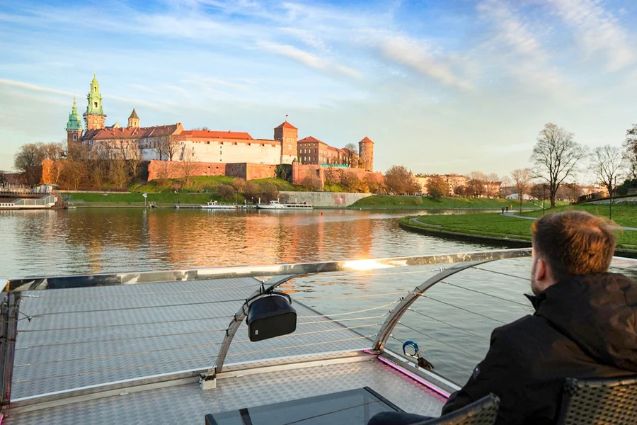 Crucero turístico por el Río Vístula en Catamarán, at ul. Smocza 2, Krakow