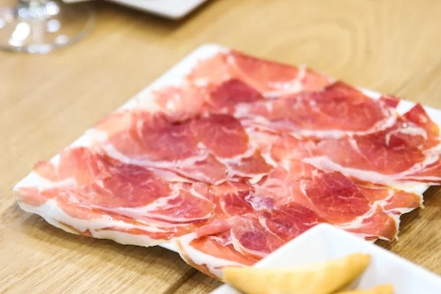 Barcelona: Guided Essential Ham Tasting Experience