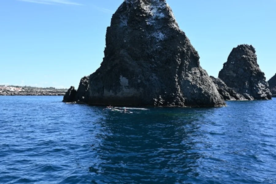 切洛佩岛和阿奇雷阿莱的拉蒂姆帕:船游和潜水体验, at Cyclopean Isles, Aci Castello