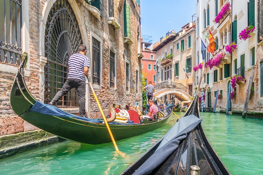 सेंट मार्क बेसिलिका गाइडेड टूर विद गोंडोला राइड, at St. Mark's Basilica, Piazza San Marco, 328, Venice