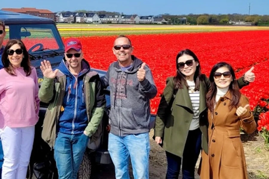 Amsterdam: Guided Land Rover Tulip Tour, Lisse
