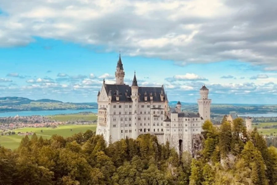 Neuschwanstein Castle: Skip The Line Ticket + Bike Rental, Schwangau