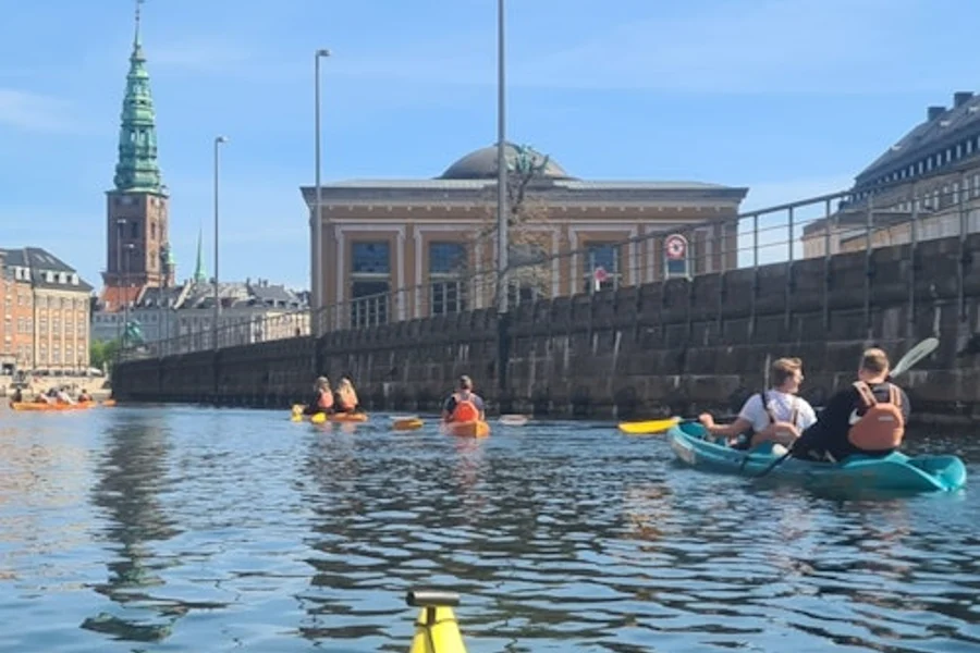 کوپن ہیگن: مئی اور ستمبر میں کایاک ٹور, Copenhagen