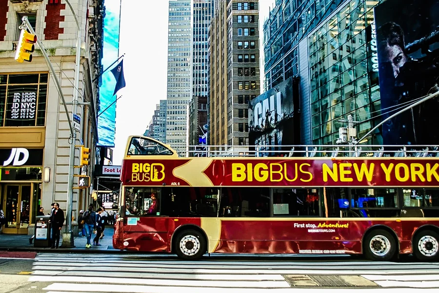 Le meilleur de NYC : Circuit à arrêts multiples + Billets pour l’Empire State Building + Croisière Circle Line, at 5th Avenue & West 32nd Street, New York