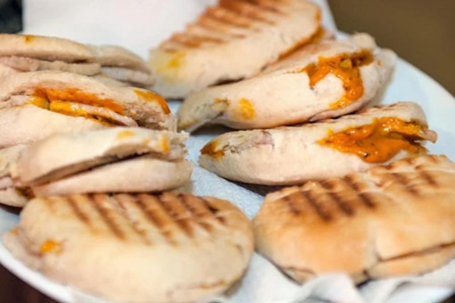 Sevilla: Tour Gastronómico Guiado para Grupos Pequeños, Seville