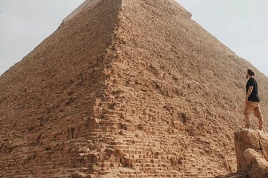 Giza Pyramids & Sphinx: Entry Ticket + Roundtrip Transport