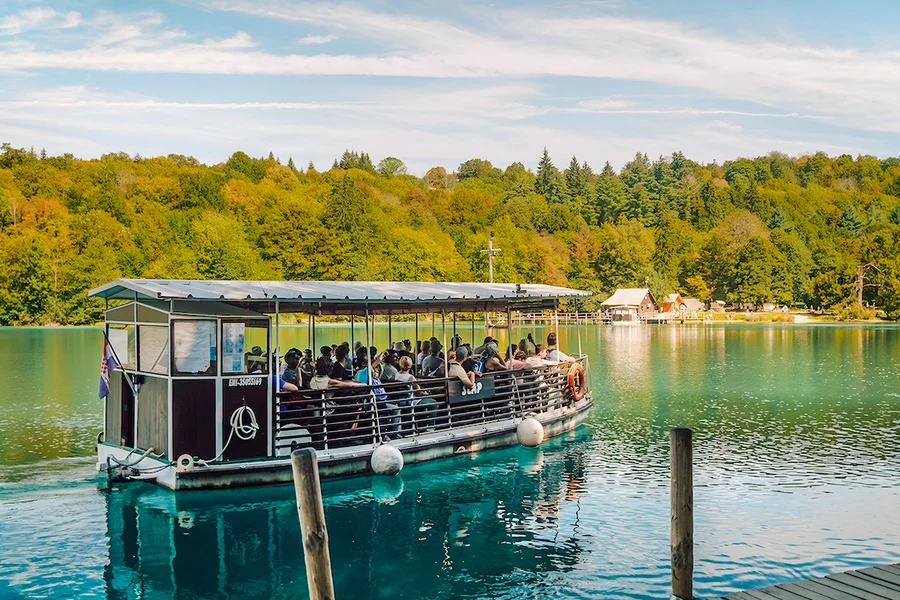Frá Split: Heilsdagsferð til Plitvice-vatna þjóðgarðs með val um leiðsögutúr, at Gray Line, Split