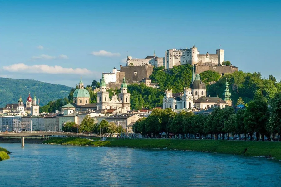 Borgarskoðun: Hoppa-á-hoppa-af rútuferð í Verona, Salzburg