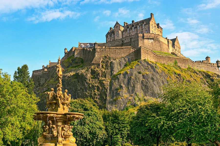 Edinburgh: Vstupenky na královské atrakce + 48hodinová jízda turistickým autobusem s možností hop-on hop-off, Edinburgh