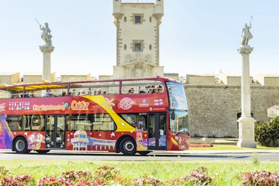 รถบัส Hop-on Hop-off วอร์ซอ, at Cádiz Bus Tours, Cadiz