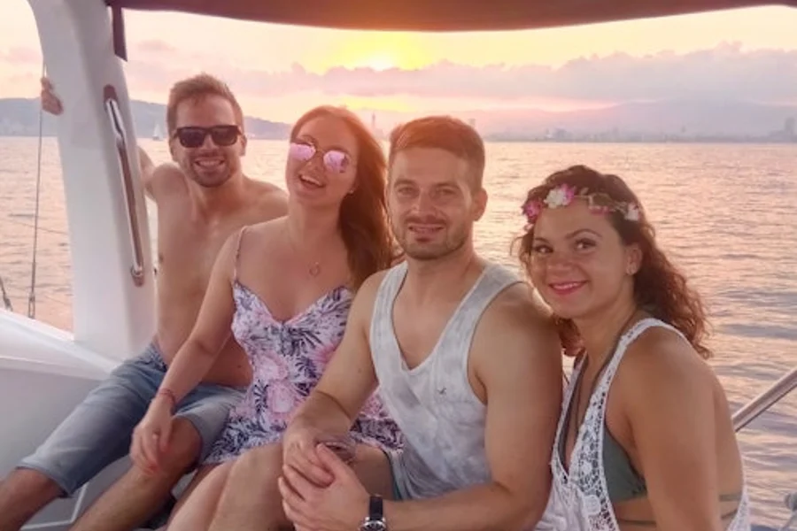 Barcelona: Sunset Sailing Tour + Drinks, Barcelona