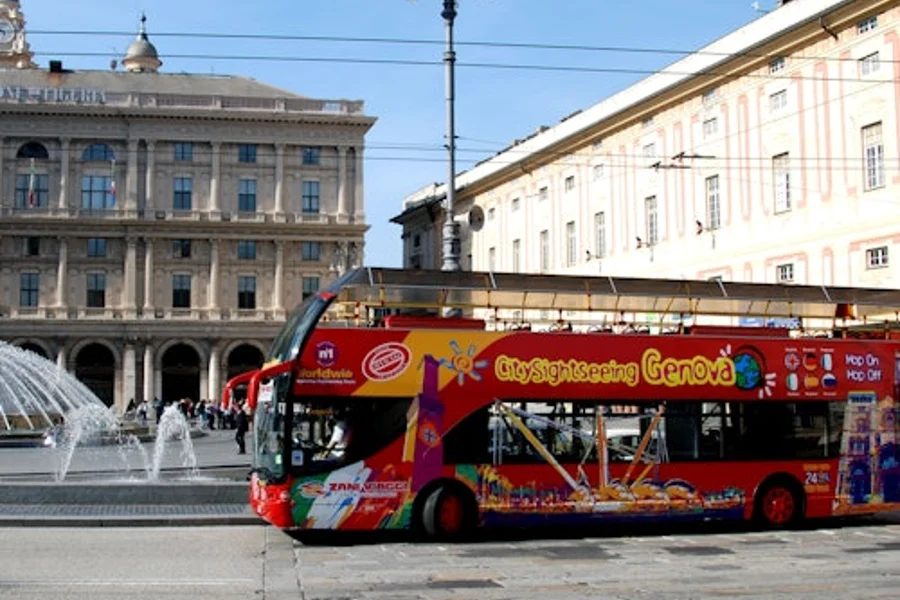 Pagsasightseeing sa Lungsod: Verona Hop-on Hop-off Bus Tour, Genoa