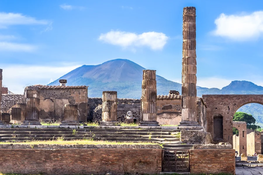由那不勒斯市中心出發:波姆佩伊、阿馬爾菲及拉維羅,包含午餐, at Naples, Pompeii and Naples