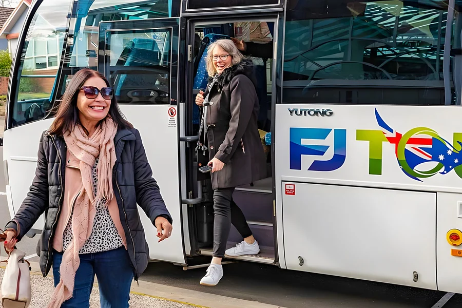 Blue Mountains Tour: Scenic World, Featherdale Wildlife Park & Harbour Ferry Return, Sydney