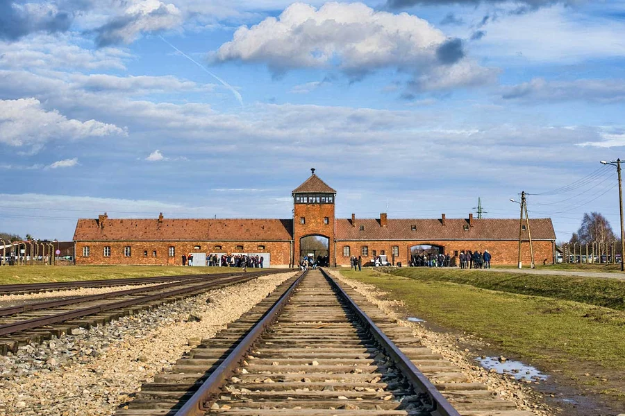 Boletos de Ida: Museo de Auschwitz-Birkenau hacia/desde la Estación de Autobuses de Cracovia, at Kraków, Krakow