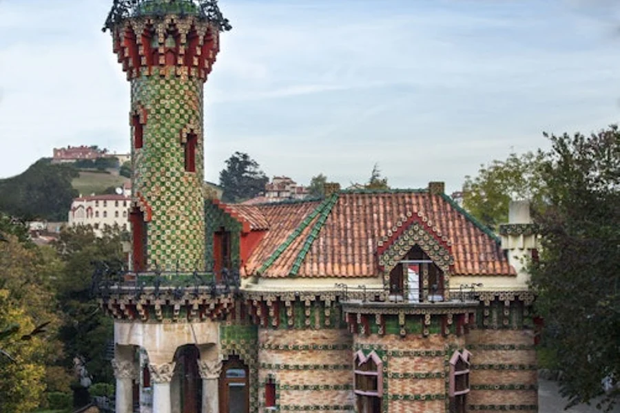 高迪的《奇想之屋》開放參觀:跳過排隊(自助參觀), Comillas