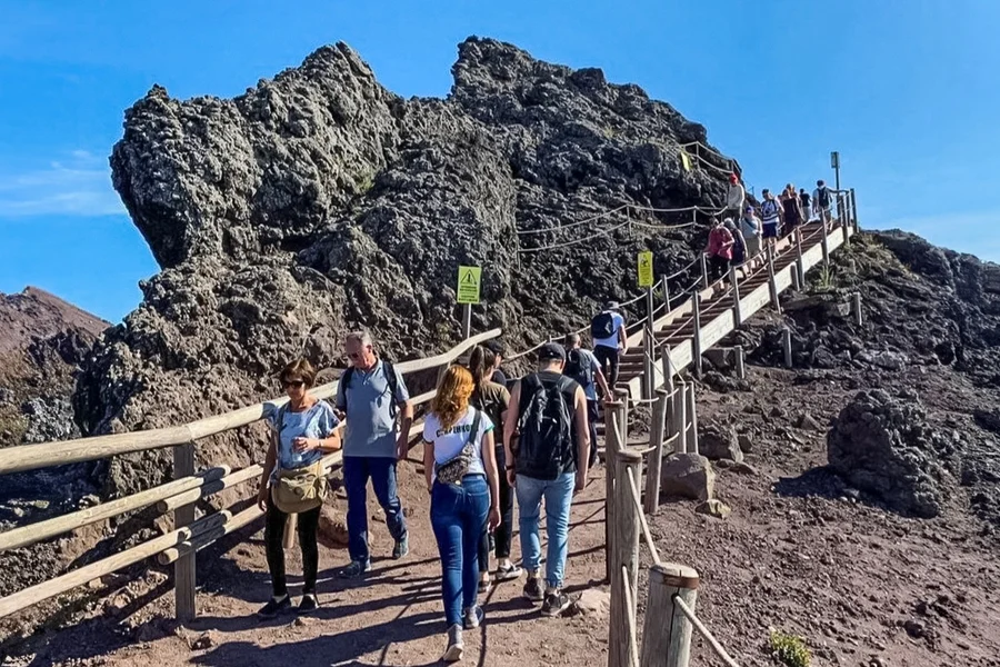 Dari Naples: Tiket Masuk Gunung Vesuvius dengan Pemindahan Pulang-Pergi, at Naples, Pompeii and Naples
