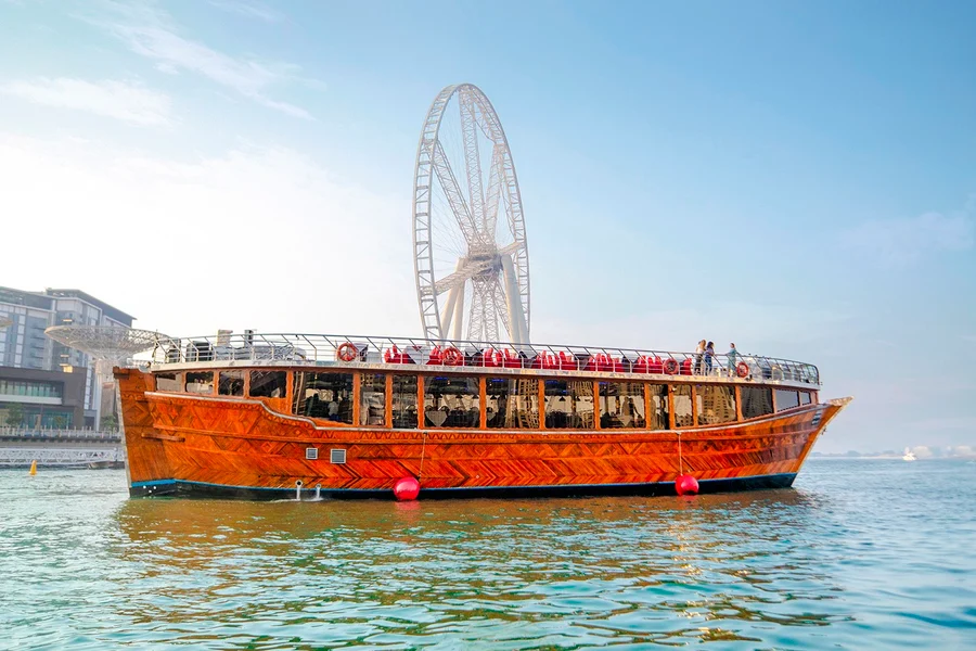 From Dubai Marina/Creek: 1-Hour Sightseeing Dhow Cruise with Unlimited Soft Drinks, Dubai