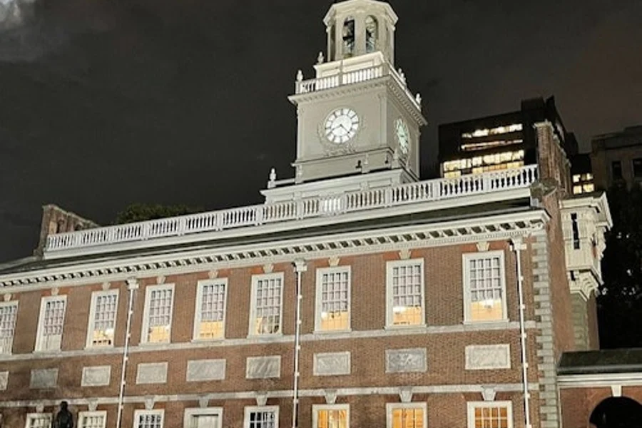 Philadelphia: Dark Philly Guided Night Tour (Adults Only), Philadelphia