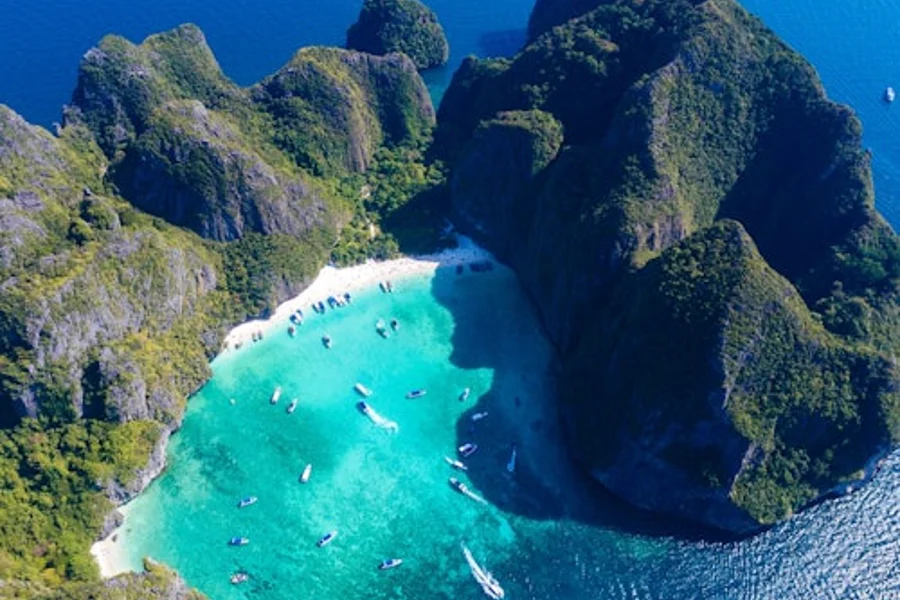 Phi Phi -saaret, Maya Beach ja snorklaus: päiväretki Khao Lakista, Krabi