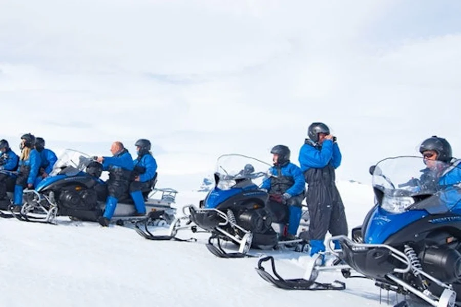 Vatnajökull: Tur Mengendarai Mobil Salju, at Höfn Glacier Tours, Hofn