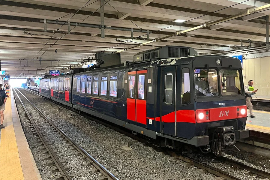Campania Express One-Way Tickets: Naples to/from Pompeii, at Naples