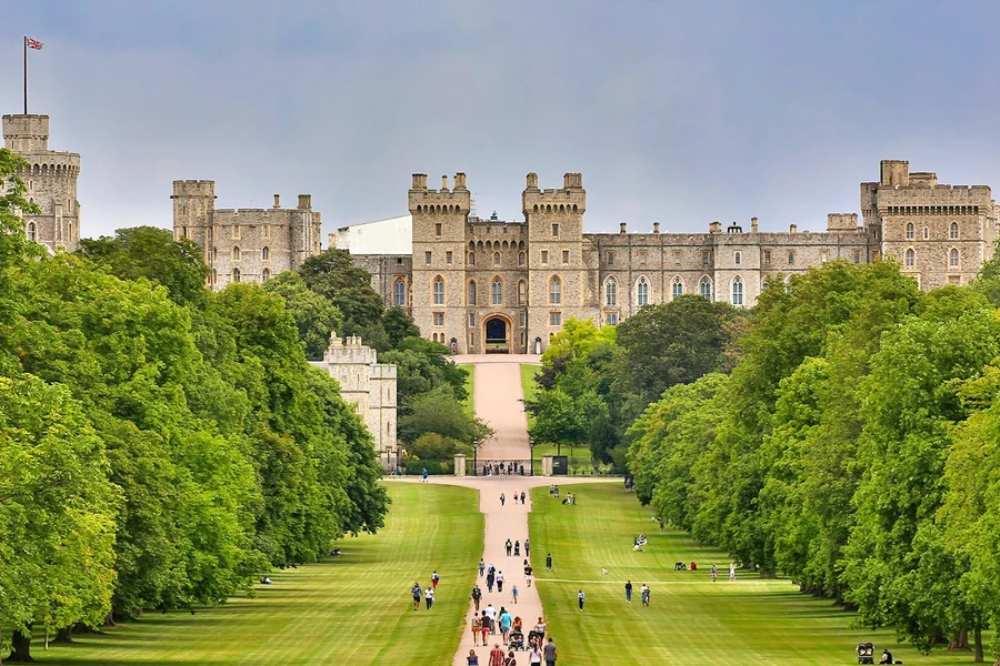 National Express: One-Way Bus Transfers Between London Victoria Station & Windsor, at Victoria Coach Station