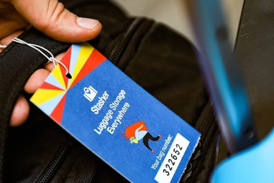 Londres: Consigna de equipaje en el aeropuerto de Heathrow (Terminal 4), at Luggage Storage London, London