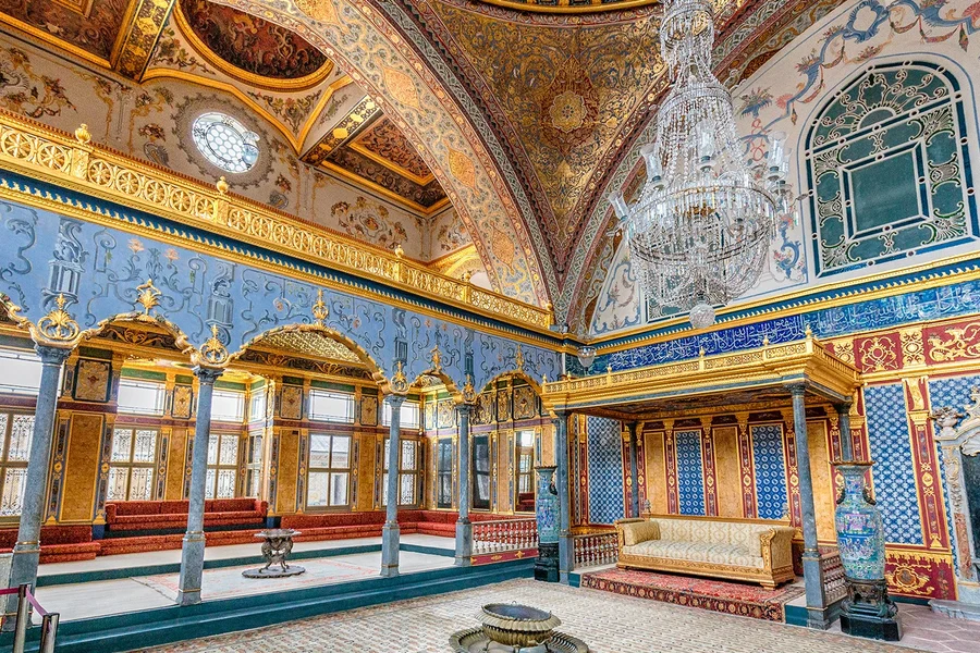 Topkapi Palota soron kívüli belépőjegyek hárembelépéssel és Boszporusz hajóúttal, Istanbul