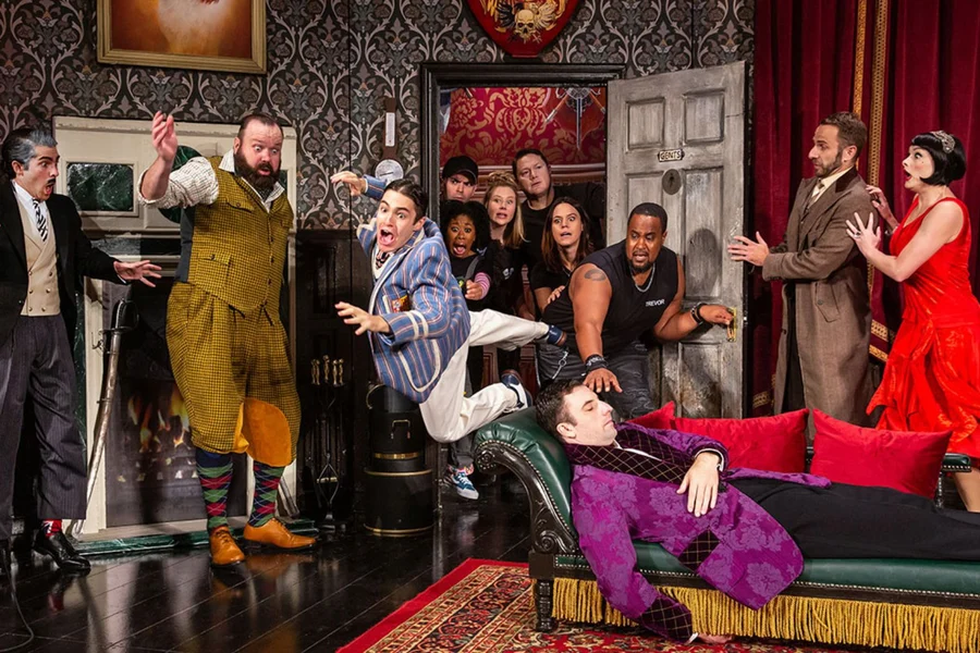 Pjäsen Som Går Fel, at New World Stages / Stage 4, New York