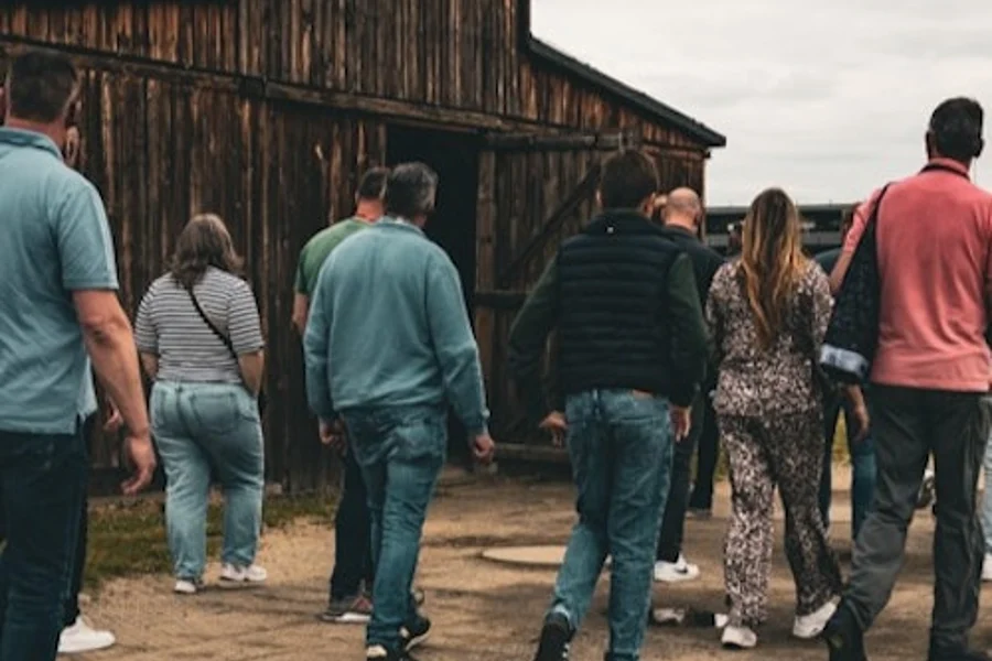 Auschwitz-Birkenau: Dagstur fra Kraków med nederlandskspråklig guidet tur, Auschwitz