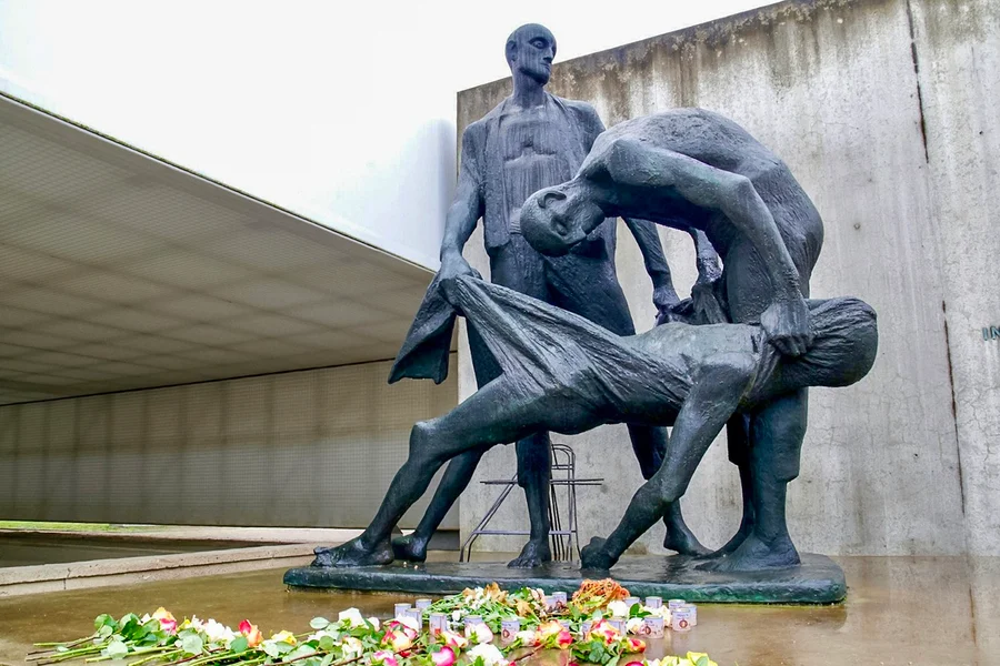 Tour Privato Guidato al Memoriale del Campo di Concentramento di Sachsenhausen da Berlino, Berlin