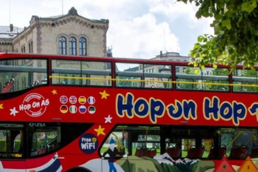 Hop-on Hop-off buss Warszawa, Oslo