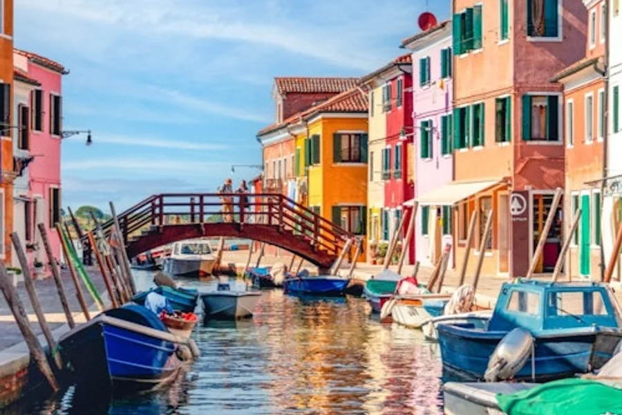 Murano & Burano: Glass Blowing Demo + Transfer, at Murano and Burano Islands Tours