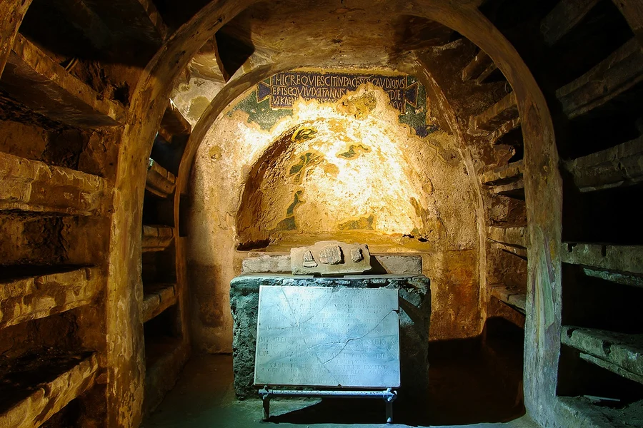 聖高杜薩的地下墓穴入場票及導賞團, at Catacombe di San Gaudioso, Pompeii and Naples