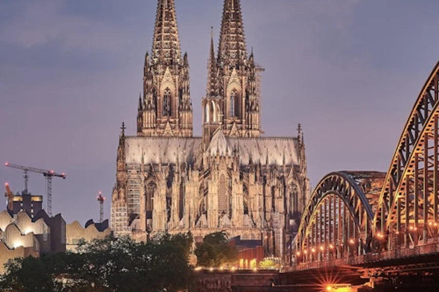 Keulen in het Kort - Ontdek de Hoogtepunten met een Local, Cologne