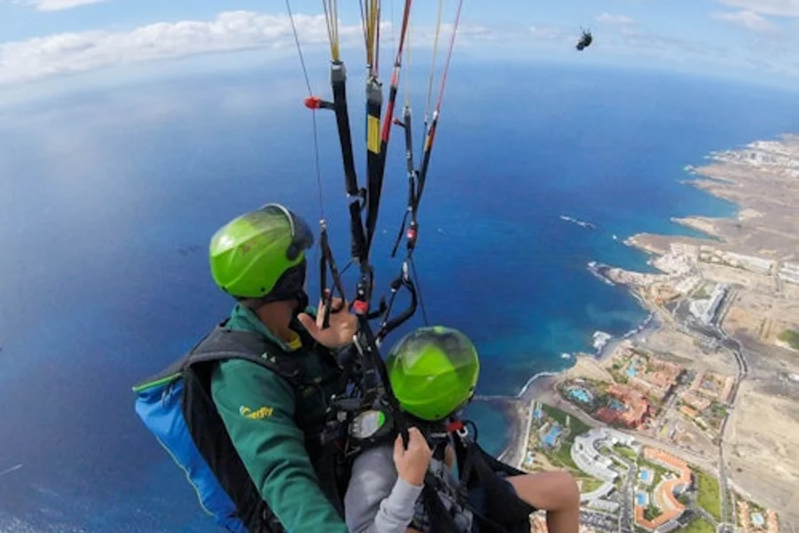 Tenerife: Acrobatic Paragliding Flight, Tenerife