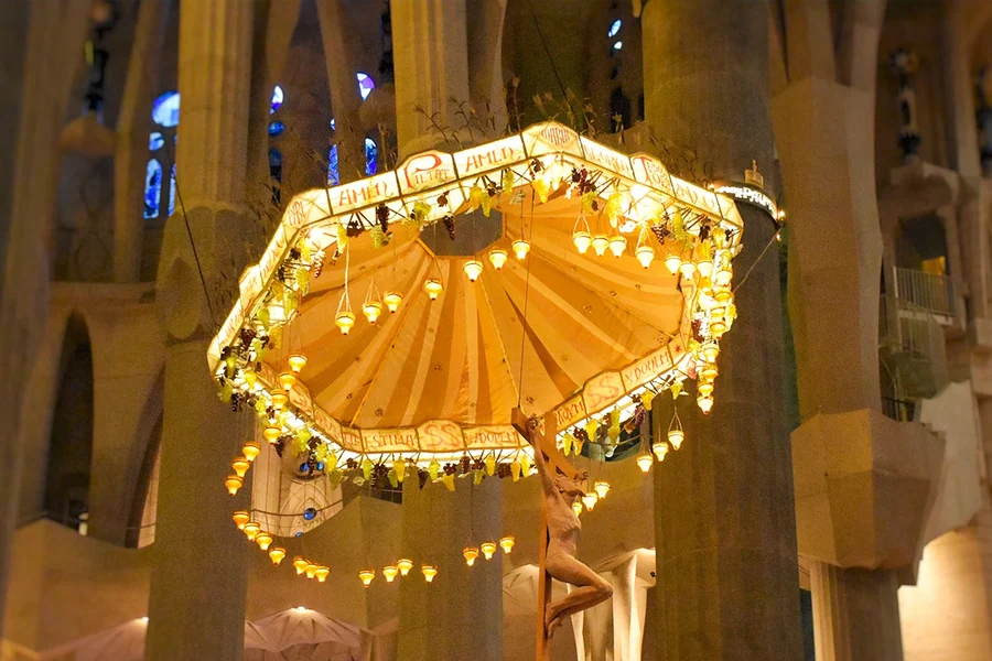 Sagrada Familia Fast-Track Guided Tour with Towers Access, Barcelona