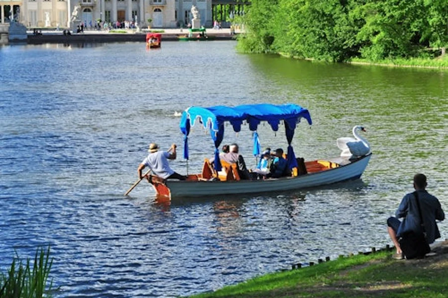 Lazienki Krolewskie + Palace Private Tour + Cruise, Warsaw