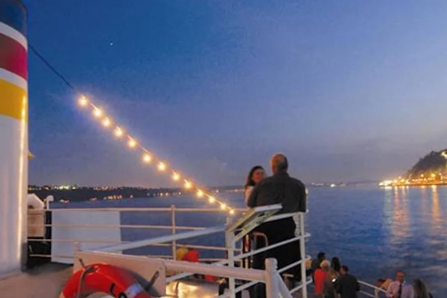 Quebec City: 5-Course Sightseeing Dinner Cruise, Quebec City