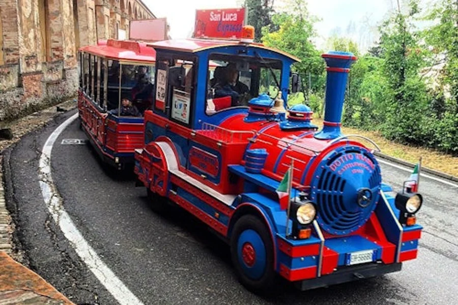 Tiket Kombo Bas Merah Bandar Bologna & Ekspres San Luca: Termasuk Mencuba Makanan, Bologna
