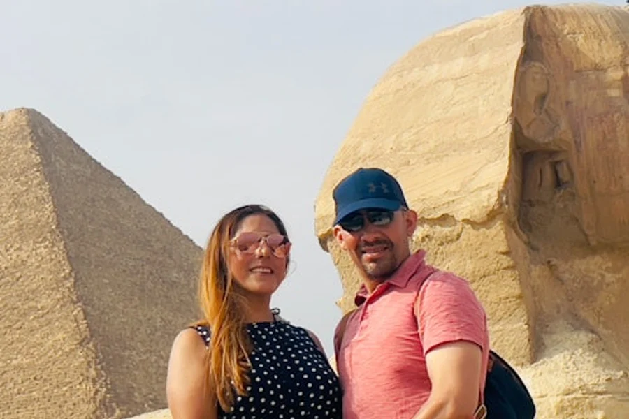 Giza Pyramids, Sphinx & Egyptian Museum: Private Day Tour with Bazaar