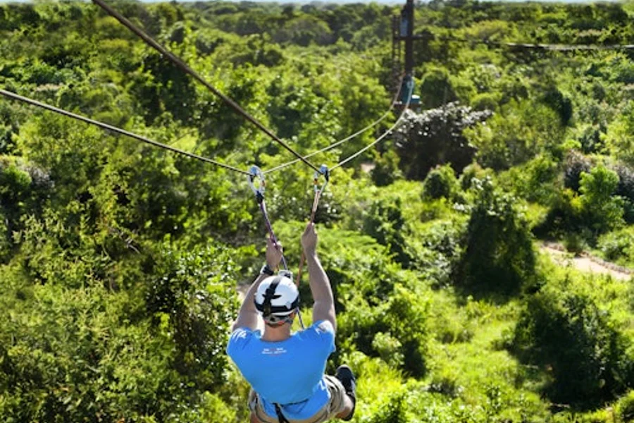 巴伐羅公園:迷你越野車 + 滑索, Punta Cana