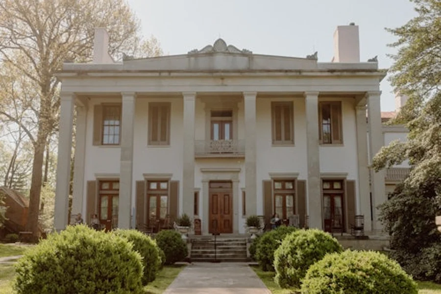 The Belle Meade Mansion Tour + Wine Tasting, Nashville