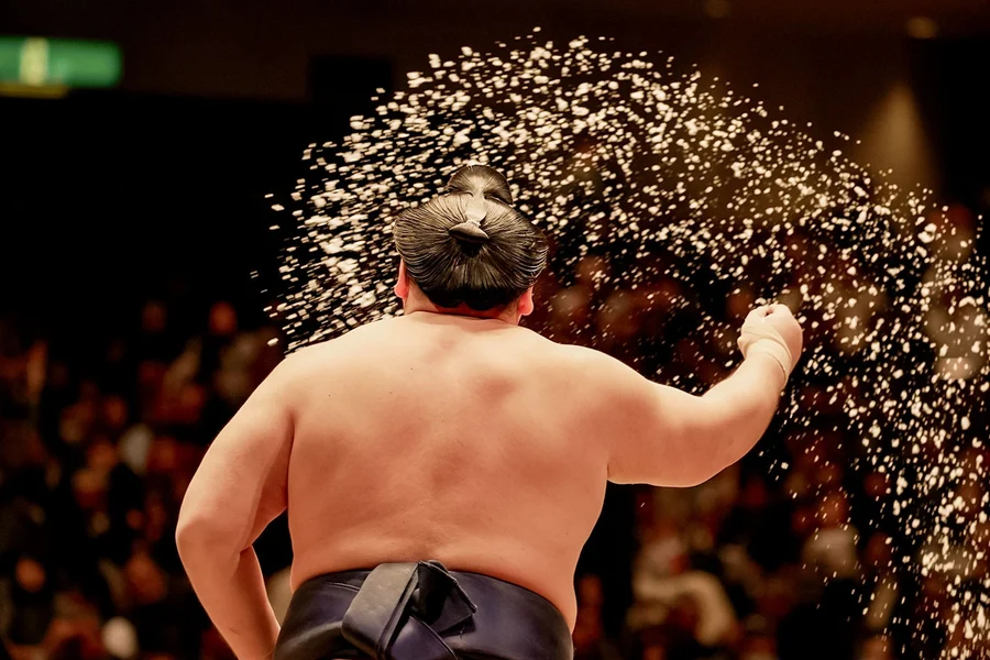 Fukuoka Sumo-turnering LIVE: Reserverade biljetter & privat guide på Fukuoka Kokusai Center (november), Fukuoka