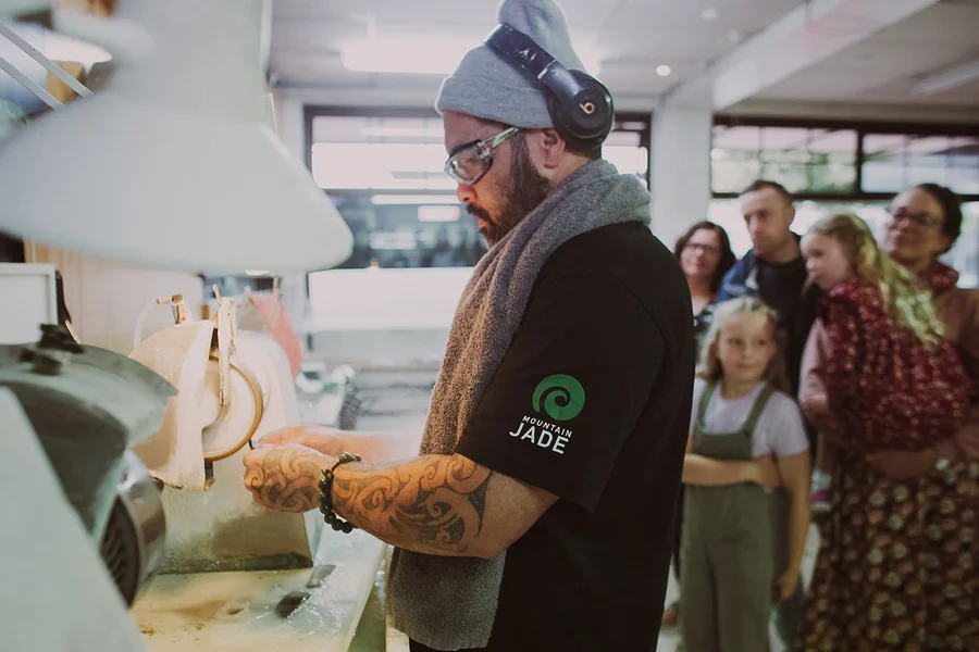 40 Mins Jade Carving Rotorua Guided Tour, Rotorua